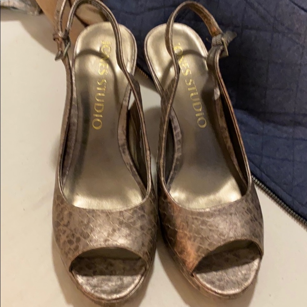💕👟2 for $30👠👢
Jones Studio Heels